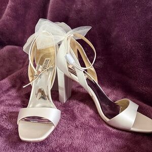 Badgley Mischka White Satin Heels with Bow Detail